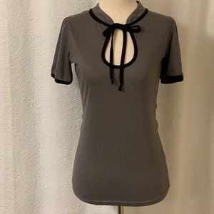 NWOT Rock Steady Retro Grey Top Keyhole Front Sm